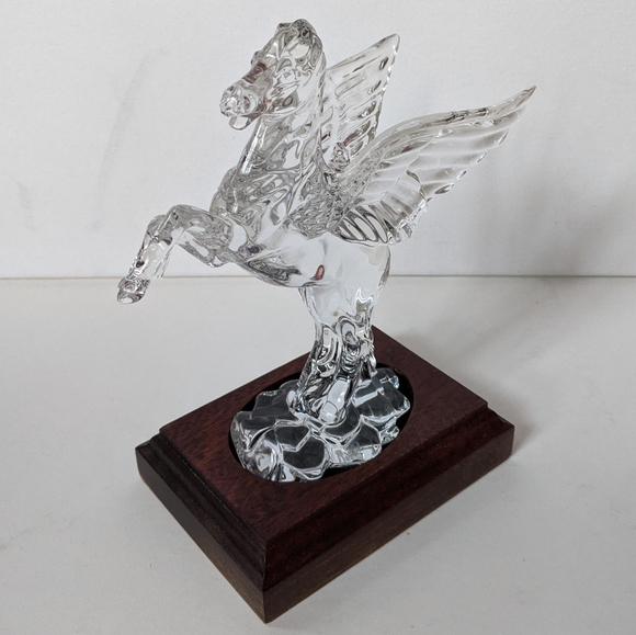 1999 Waterford Crystal Pegasus Legends and Lores 7 inch sculpture with wood base - Picture 4 of 14
